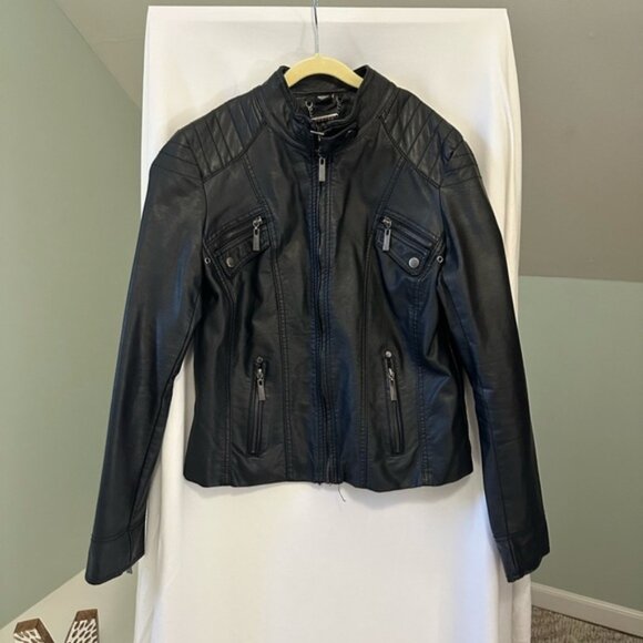 Stretchy Black Leather Jacket with Patterned Lining size Medium - Picture 9 of 10